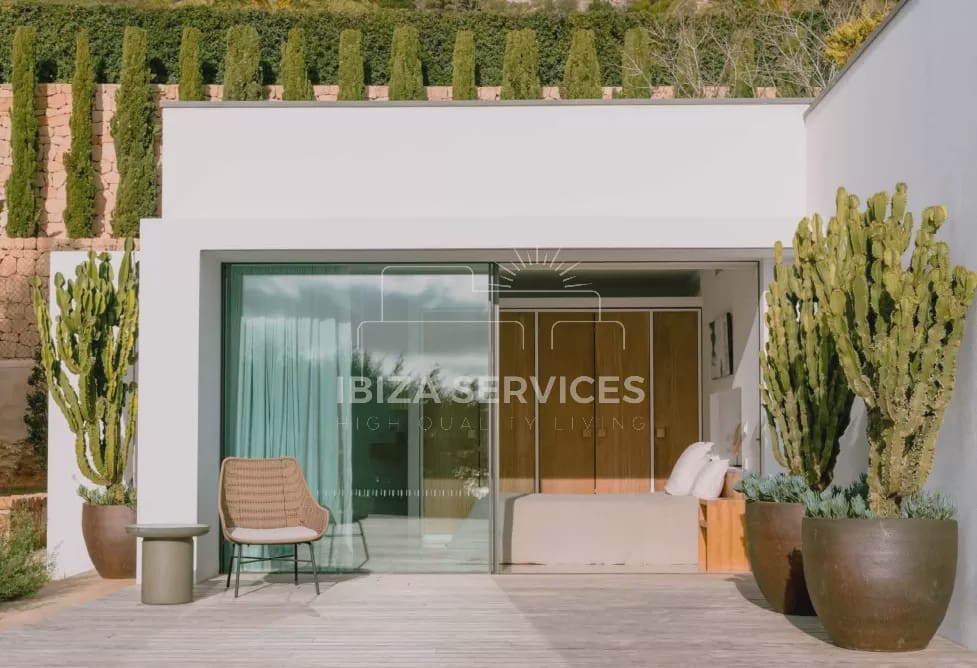 4 slaapkamer Villa voor vakantieverhuur in Es Cubells met zwembad garage - € 12.005 (Ref: 8659692)