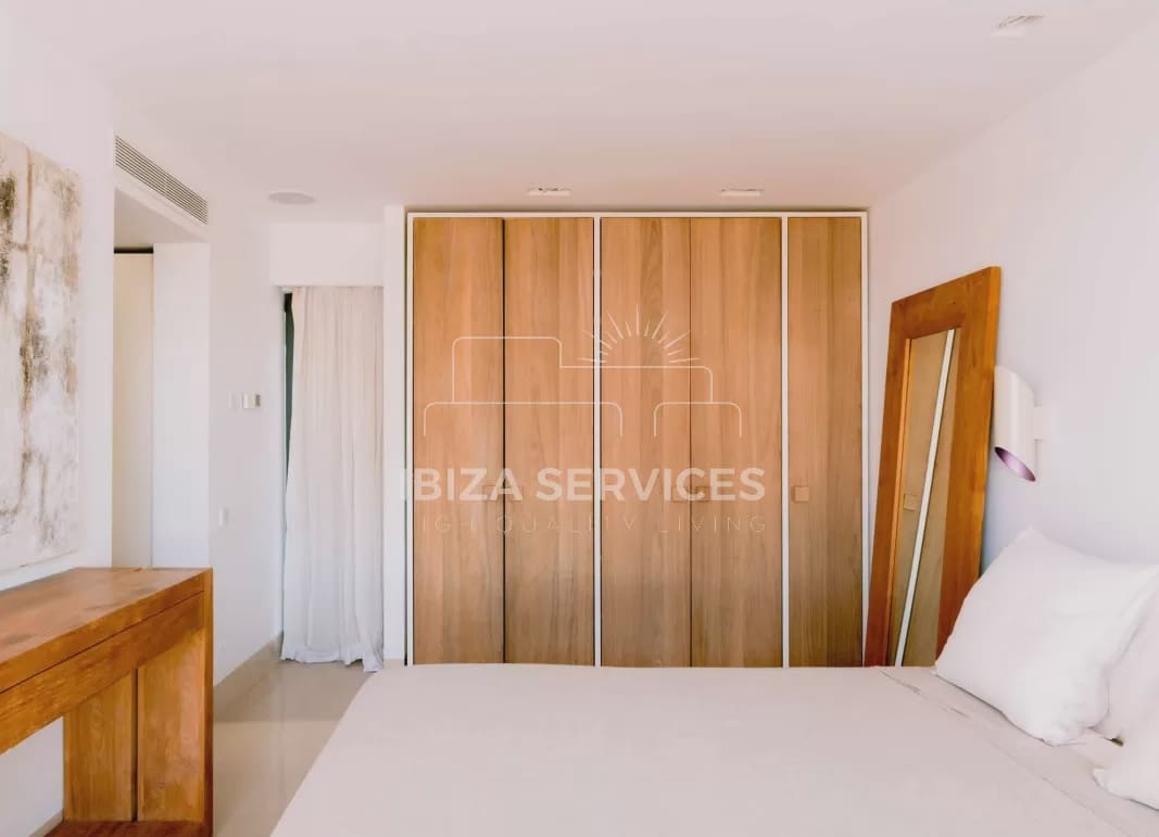 4 slaapkamer Villa voor vakantieverhuur in Es Cubells met zwembad garage - € 12.005 (Ref: 8659692)