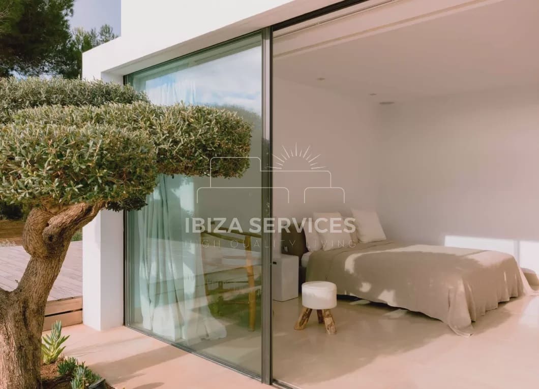 4 slaapkamer Villa voor vakantieverhuur in Es Cubells met zwembad garage - € 12.005 (Ref: 8659692)