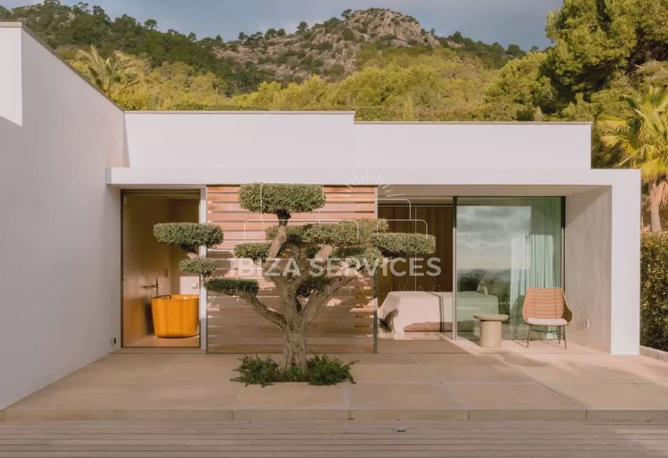 4 slaapkamer Villa voor vakantieverhuur in Es Cubells met zwembad garage - € 12.005 (Ref: 8659692)