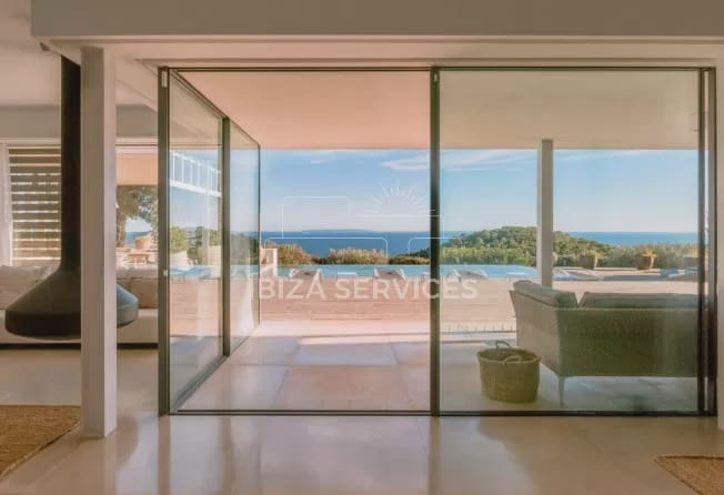 4 slaapkamer Villa voor vakantieverhuur in Es Cubells met zwembad garage - € 12.005 (Ref: 8659692)