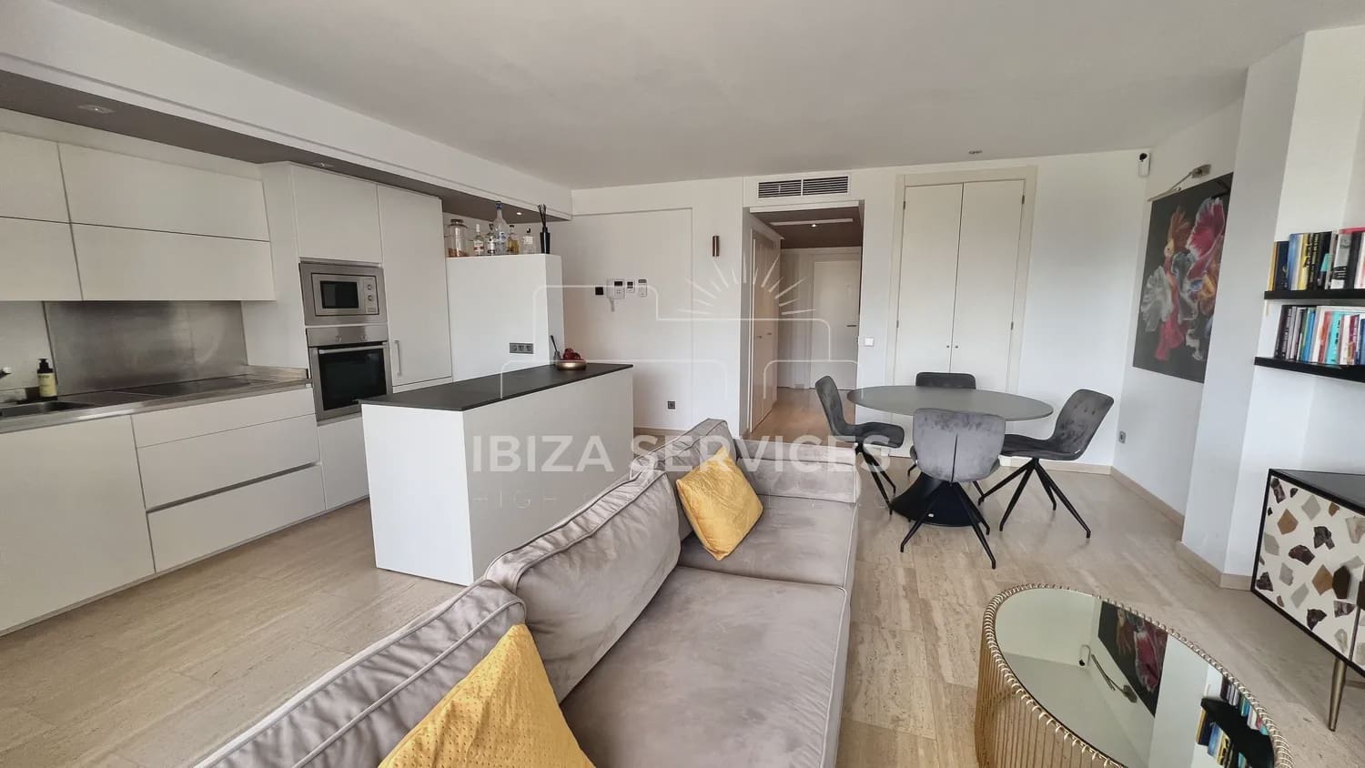 3 slaapkamer Appartement te huur in Talamanca met zwembad garage - € 5.500 (Ref: 8659696)