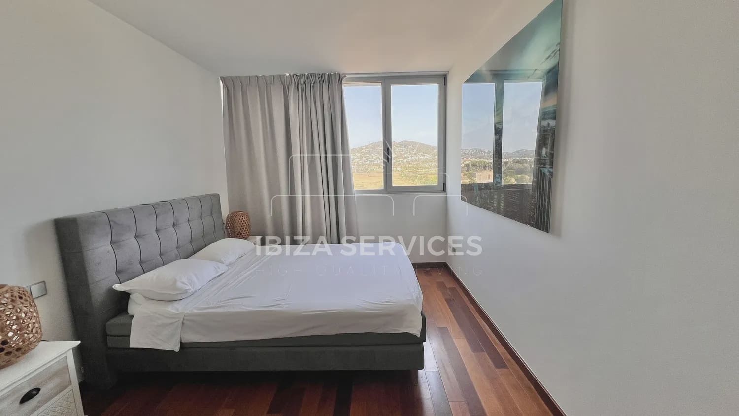 3 slaapkamer Appartement te huur in Talamanca met zwembad garage - € 5.500 (Ref: 8659696)