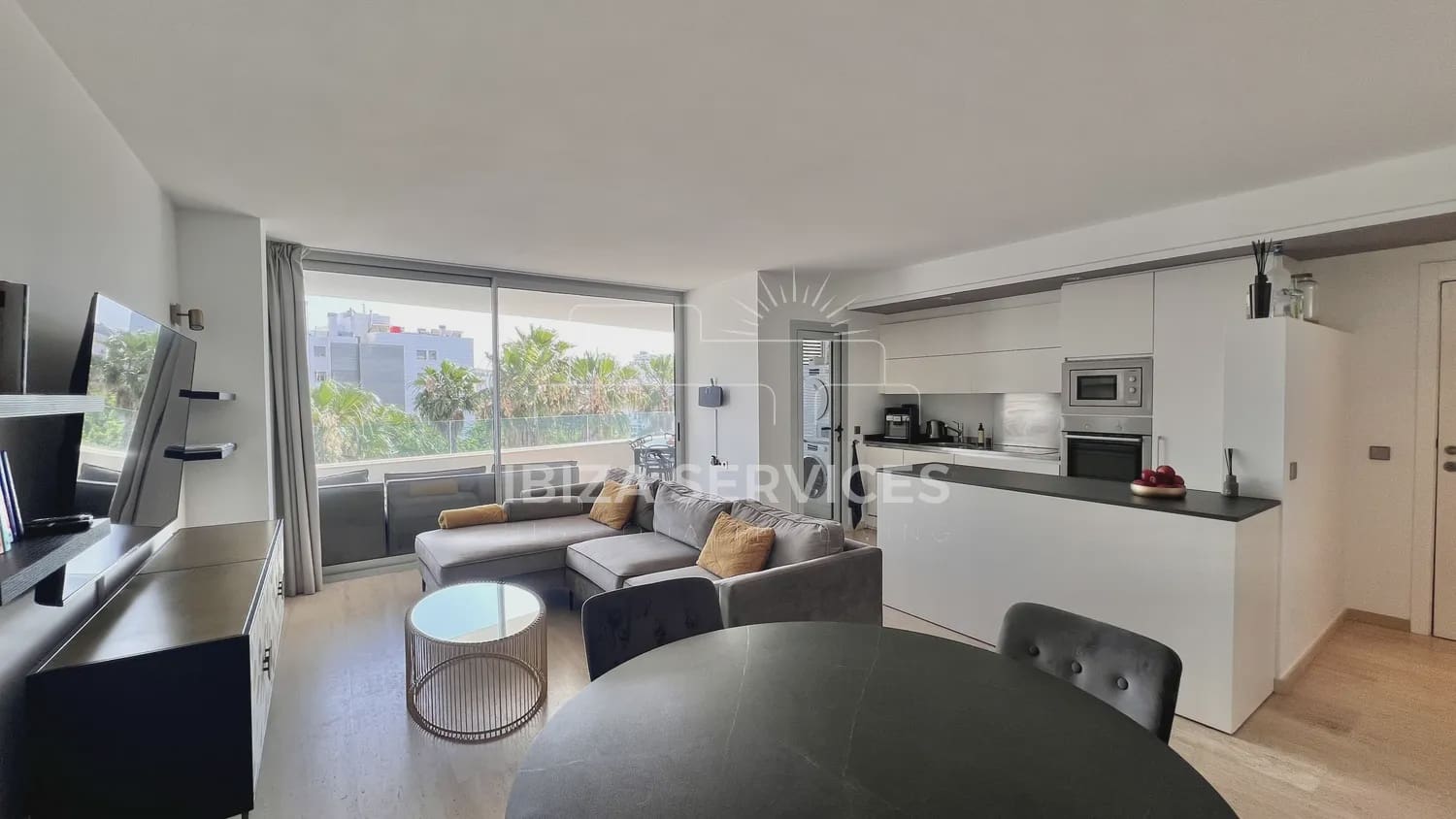 3 slaapkamer Appartement te huur in Talamanca met zwembad garage - € 5.500 (Ref: 8659696)