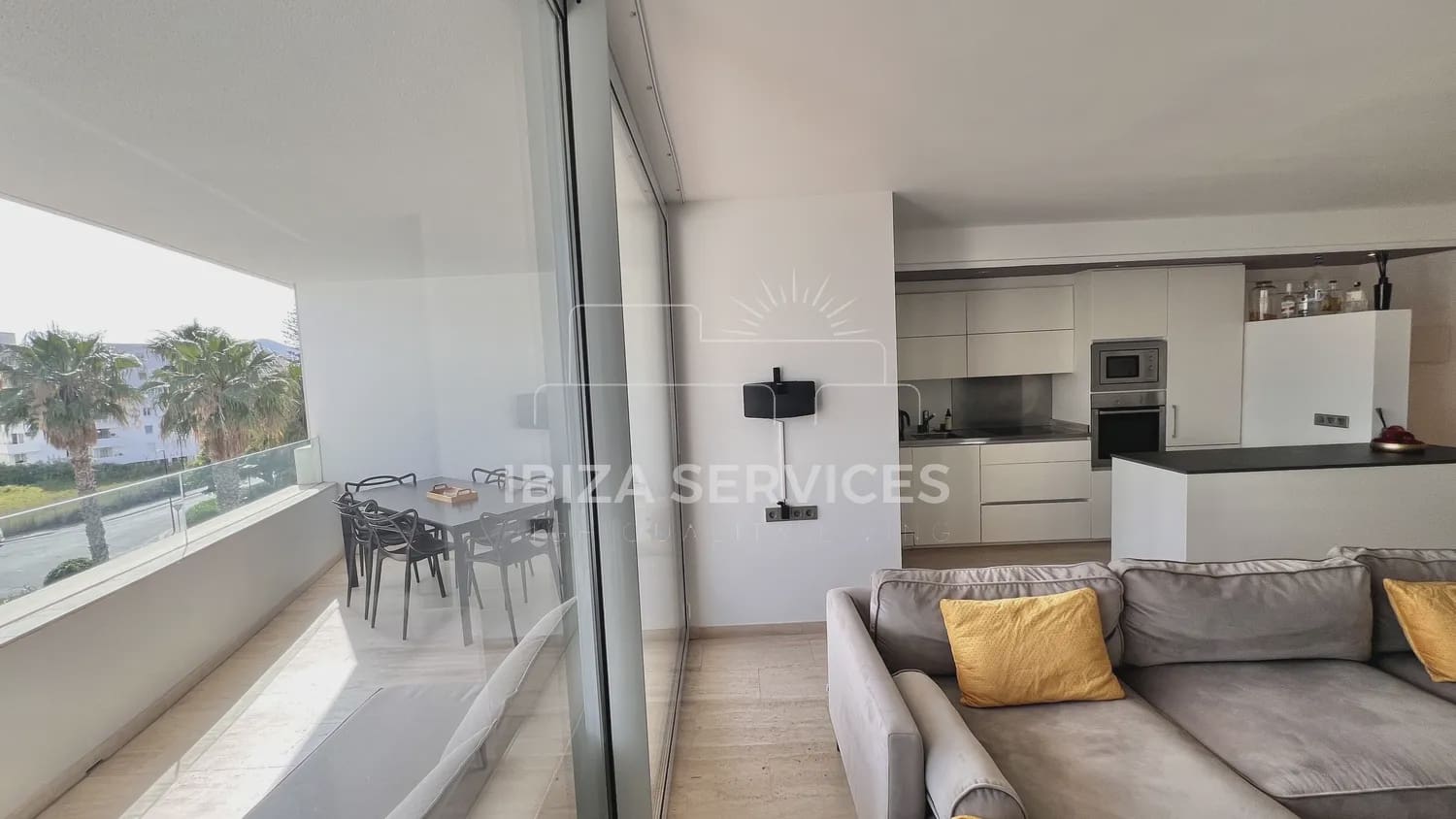 3 slaapkamer Appartement te huur in Talamanca met zwembad garage - € 5.500 (Ref: 8659696)
