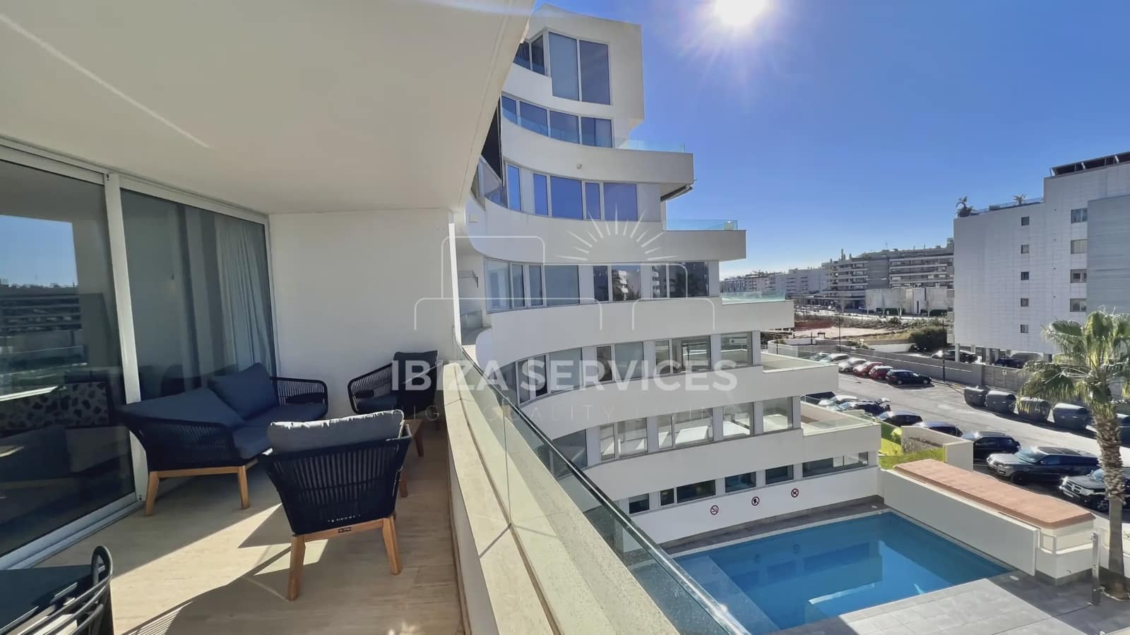 3 slaapkamer Appartement te huur in Talamanca met zwembad garage - € 5.500 (Ref: 8659696)