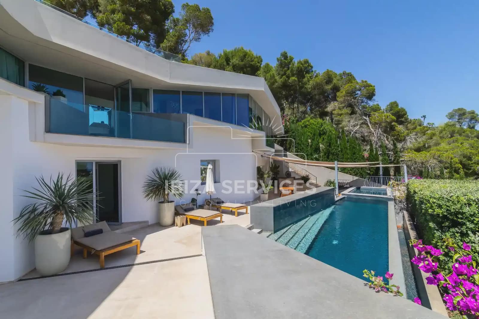 6 sovrum Villa för semesterbostäder i Roca Llisa med pool garage - 24 003 € (Ref: 8659703)