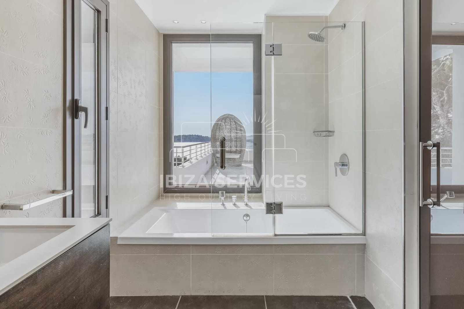 5 sypialnia Willa na kwatery wakacyjne w Talamanca z basenem garażem - 14 406 € (Ref: 8659707)