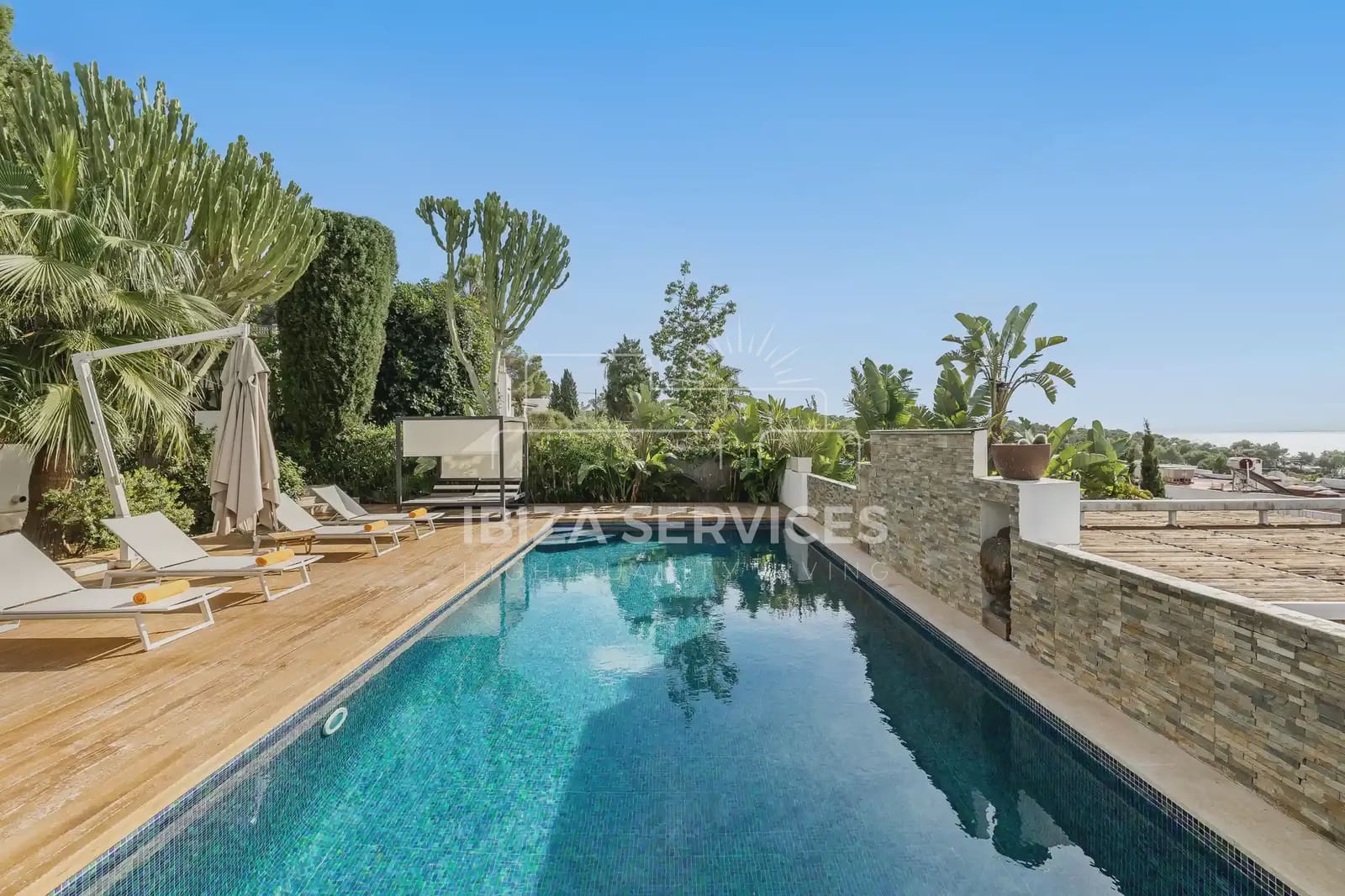 5 sypialnia Willa na kwatery wakacyjne w Talamanca z basenem garażem - 14 406 € (Ref: 8659707)