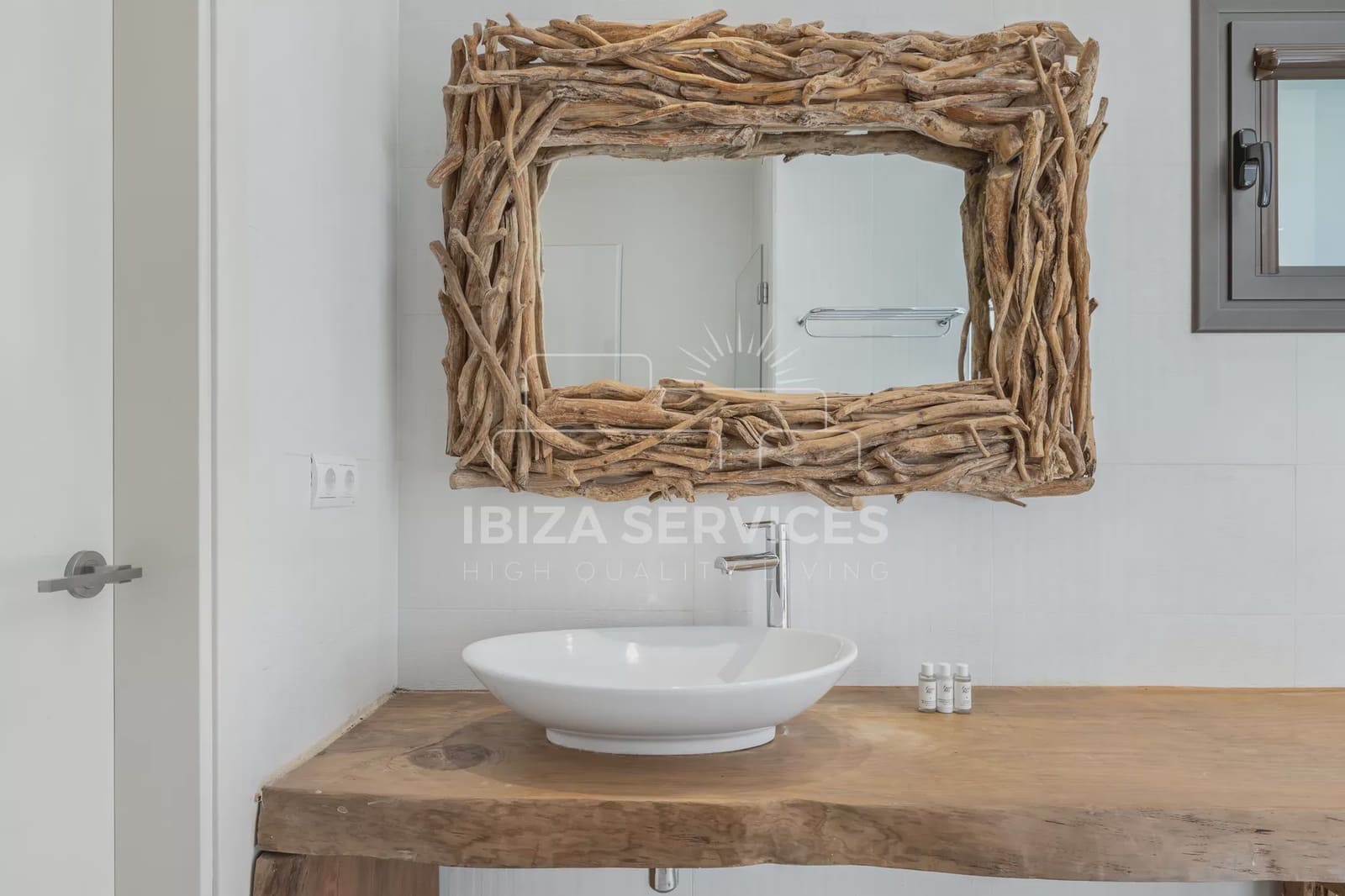 5 sypialnia Willa na kwatery wakacyjne w Talamanca z basenem garażem - 14 406 € (Ref: 8659707)