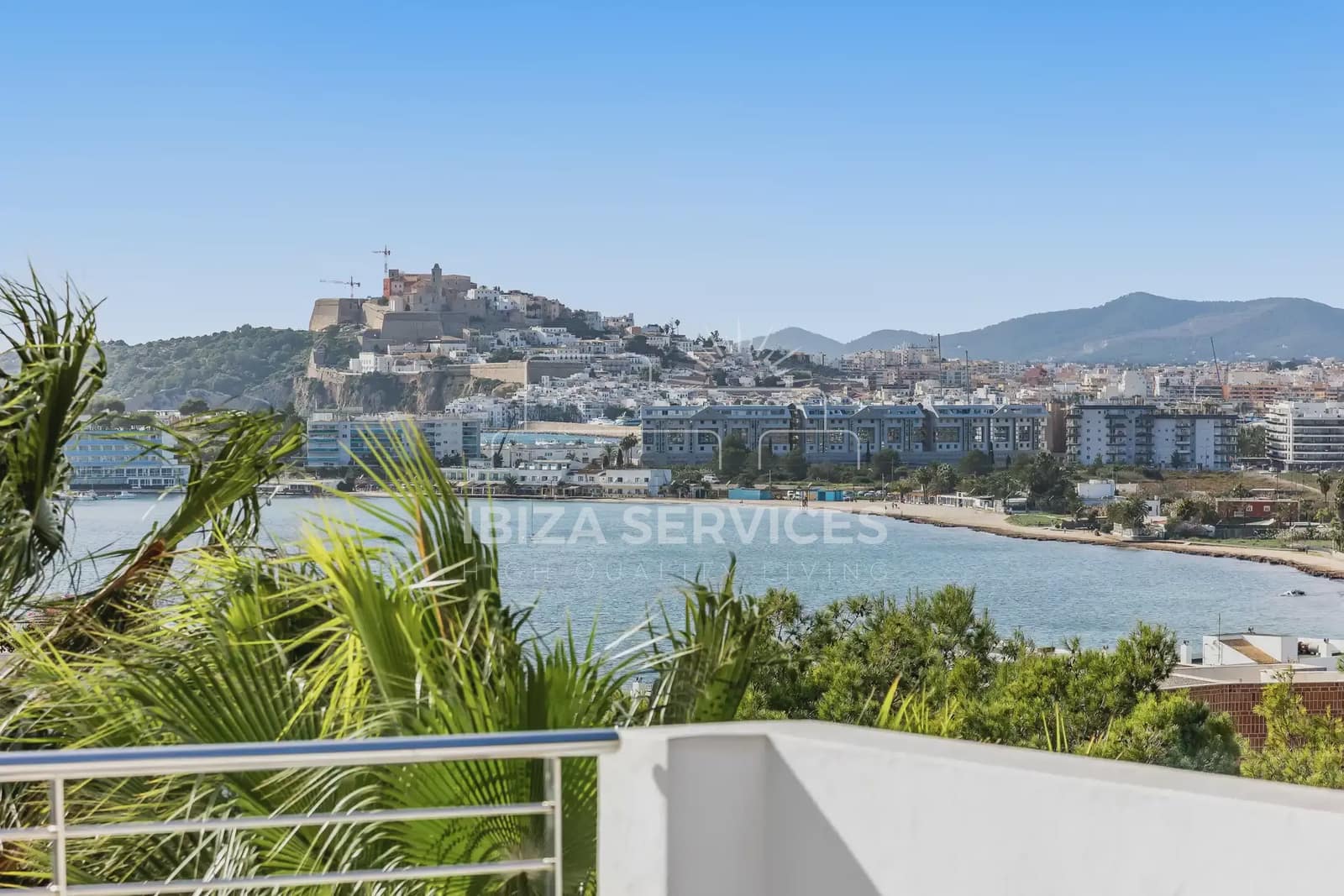 5 sypialnia Willa na kwatery wakacyjne w Talamanca z basenem garażem - 14 406 € (Ref: 8659707)