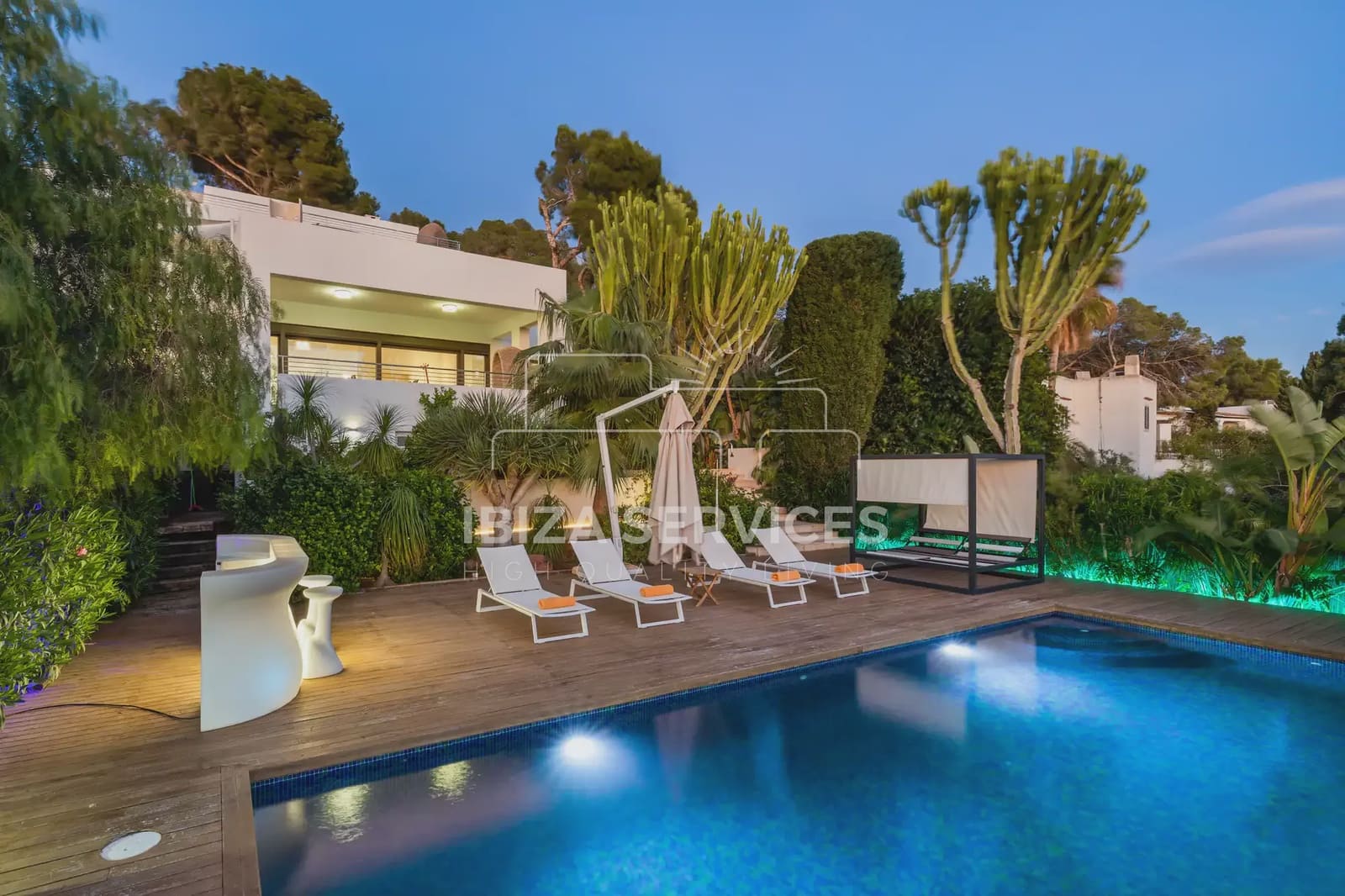 5 sypialnia Willa na kwatery wakacyjne w Talamanca z basenem garażem - 14 406 € (Ref: 8659707)