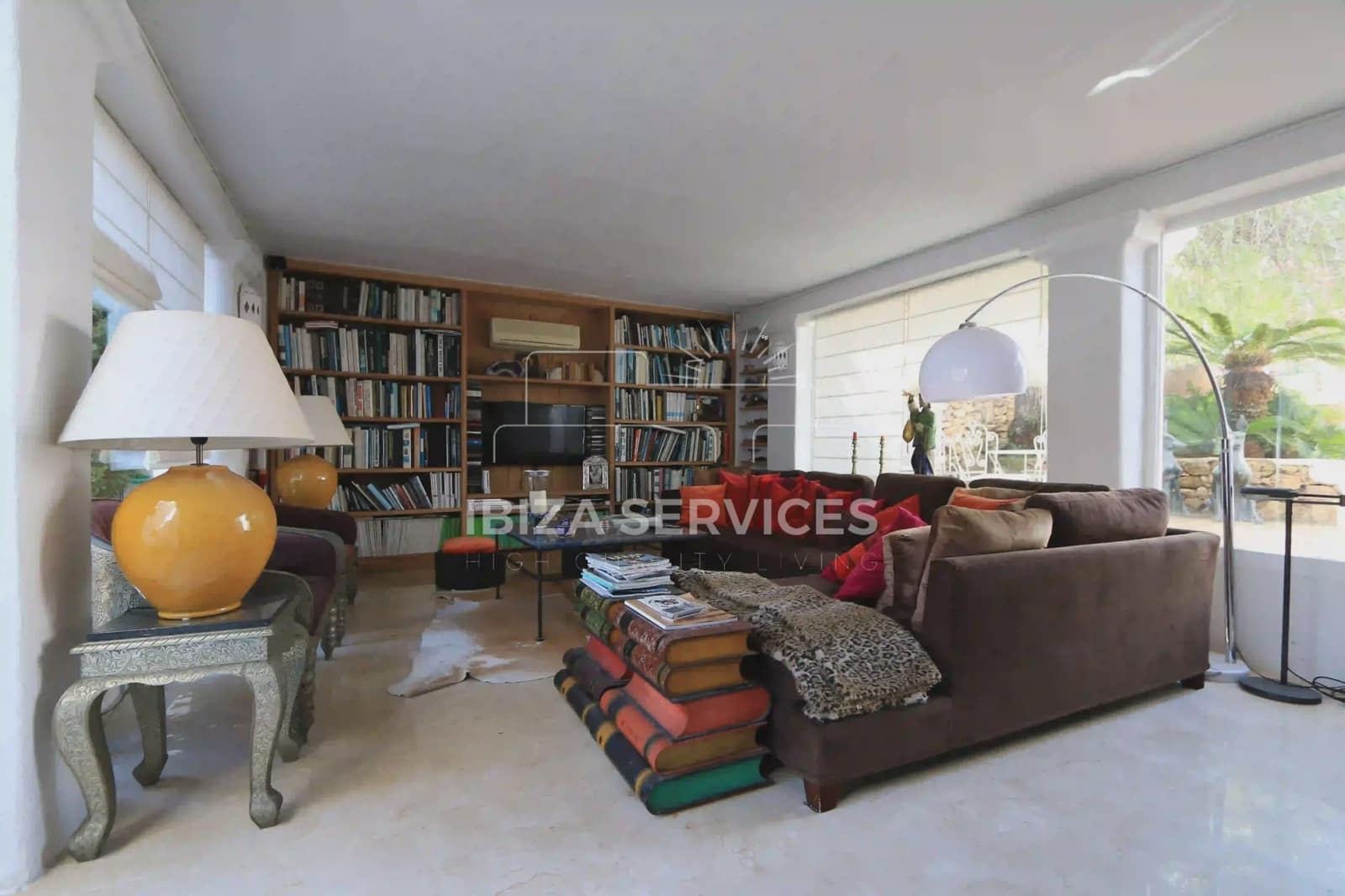 7 soveværelse Finca/Landehus til salg i Santa Eulalia / Santa Eularia med garage - € 4.350.000 (Ref: 8659710)