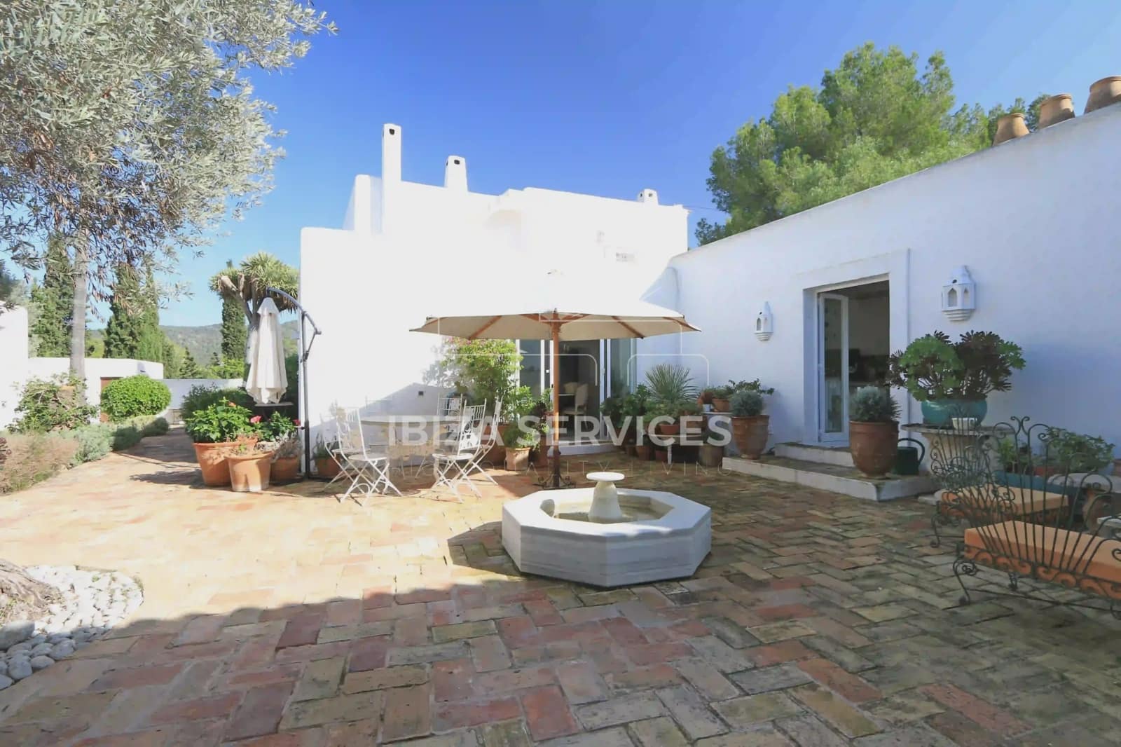 7 soveværelse Finca/Landehus til salg i Santa Eulalia / Santa Eularia med garage - € 4.350.000 (Ref: 8659710)