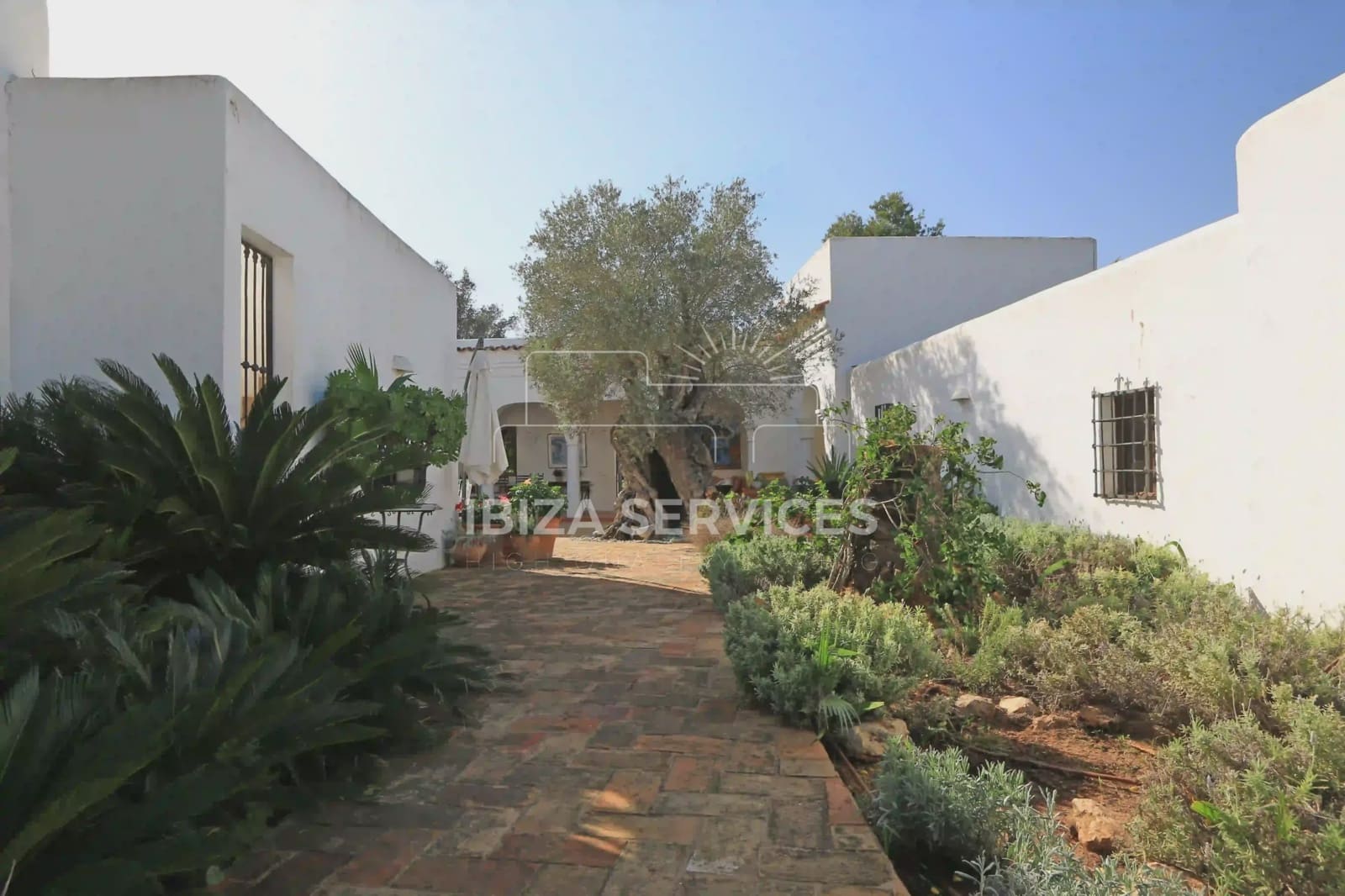 7 soveværelse Finca/Landehus til salg i Santa Eulalia / Santa Eularia med garage - € 4.350.000 (Ref: 8659710)