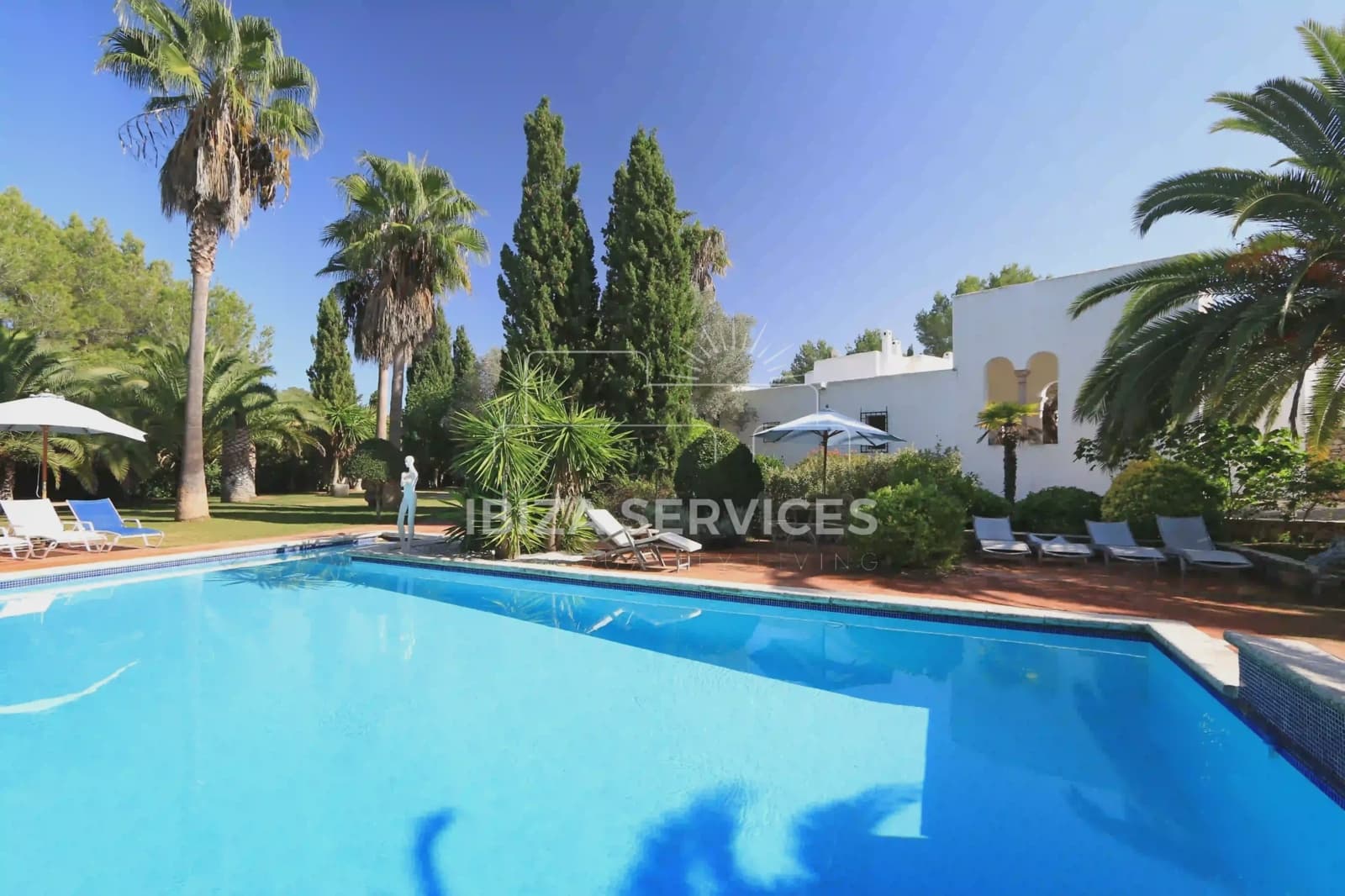7 soveværelse Finca/Landehus til salg i Santa Eulalia / Santa Eularia med garage - € 4.350.000 (Ref: 8659710)