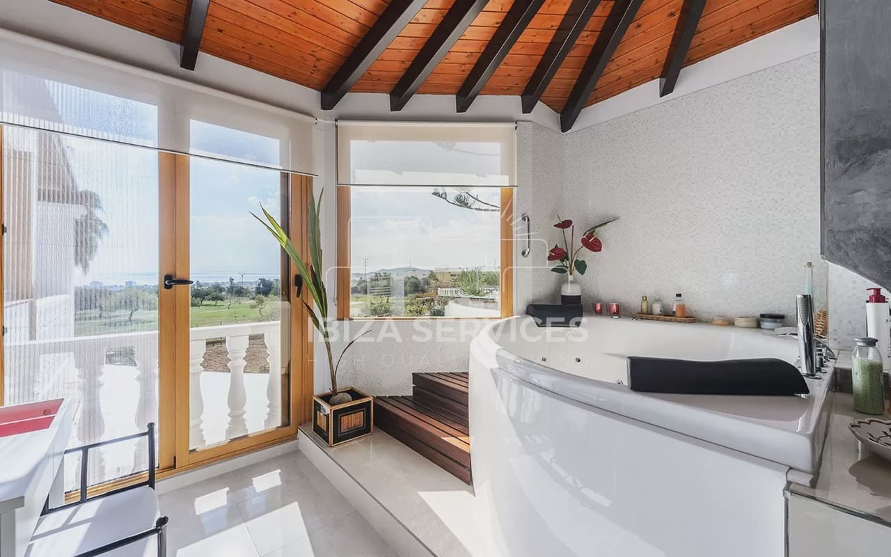 6 bedroom Villa for sale in Ibiza / Eivissa town with pool garage - € 2,690,000 (Ref: 8659711)