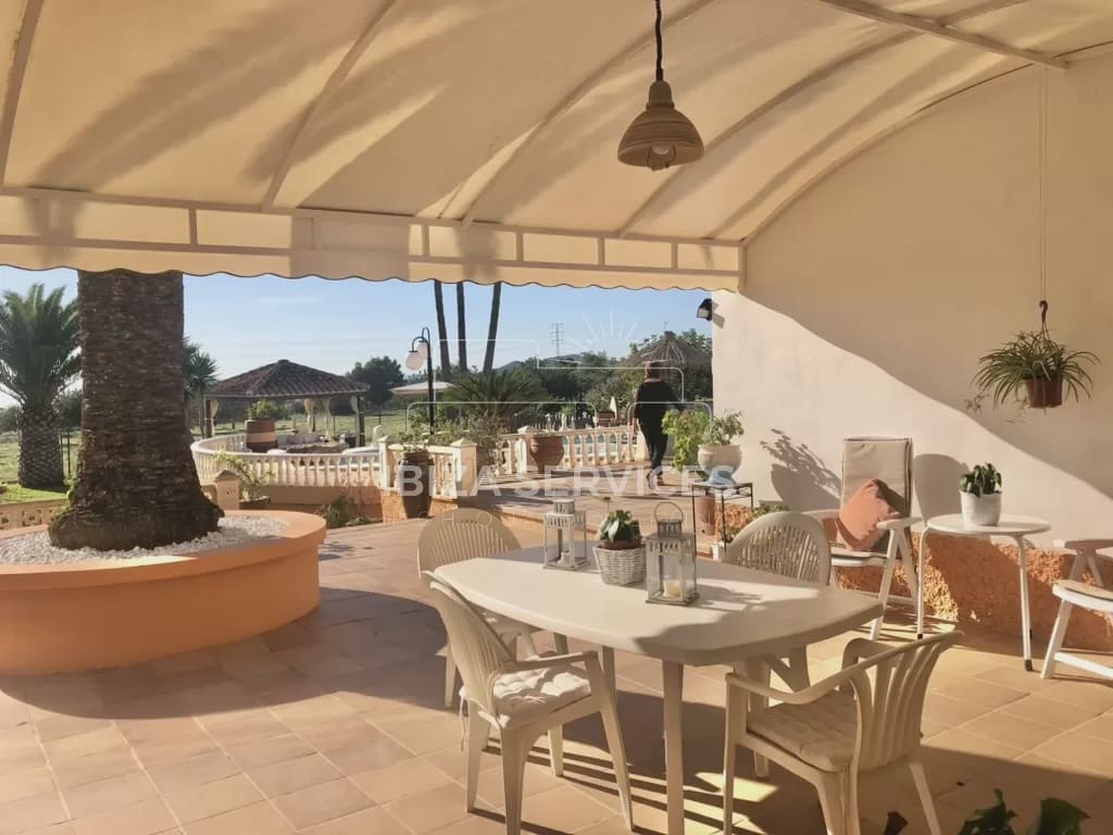 6 bedroom Villa for sale in Ibiza / Eivissa town with pool garage - € 2,690,000 (Ref: 8659711)
