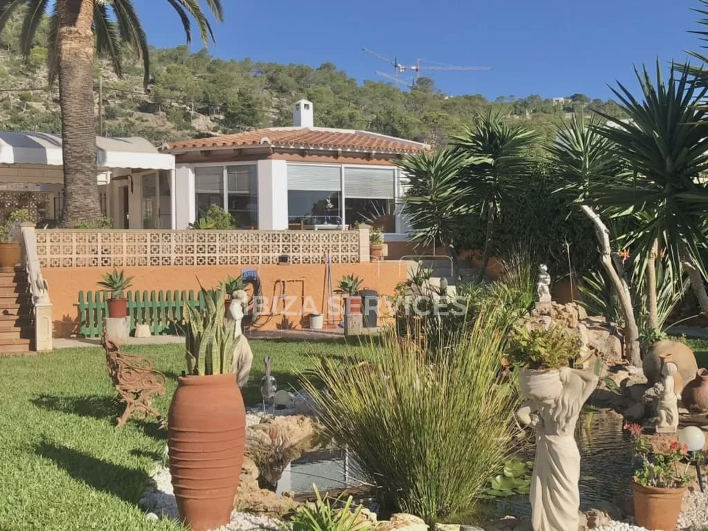6 bedroom Villa for sale in Ibiza / Eivissa town with pool garage - € 2,690,000 (Ref: 8659711)