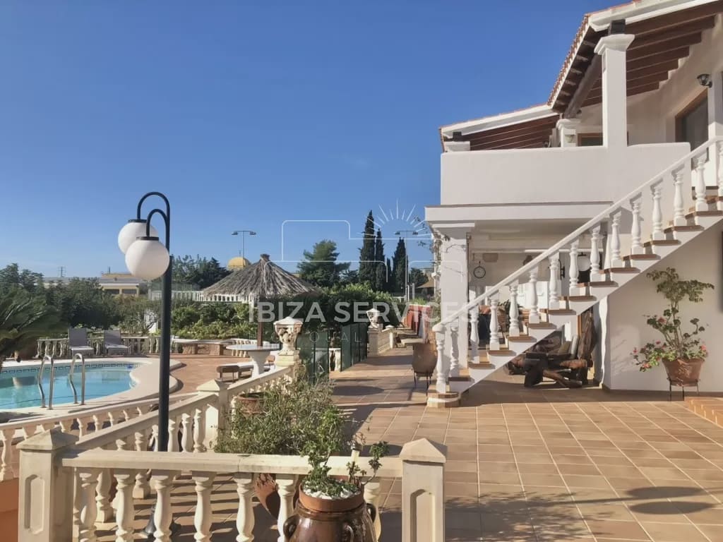 6 bedroom Villa for sale in Ibiza / Eivissa town with pool garage - € 2,690,000 (Ref: 8659711)