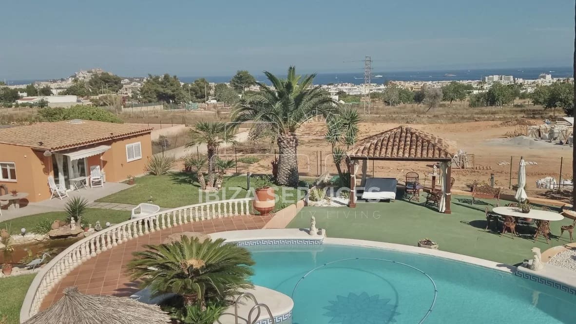 6 bedroom Villa for sale in Ibiza / Eivissa town with pool garage - € 2,690,000 (Ref: 8659711)