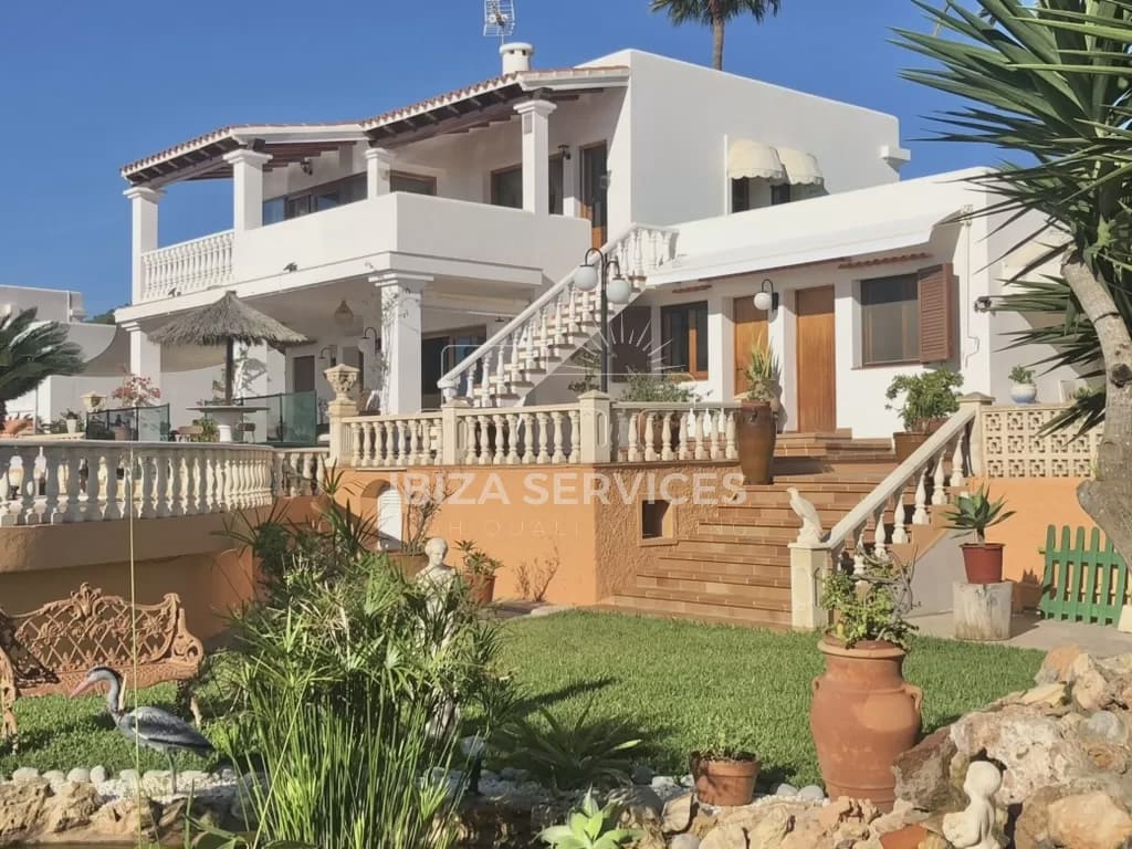 6 bedroom Villa for sale in Ibiza / Eivissa town with pool garage - € 2,690,000 (Ref: 8659711)