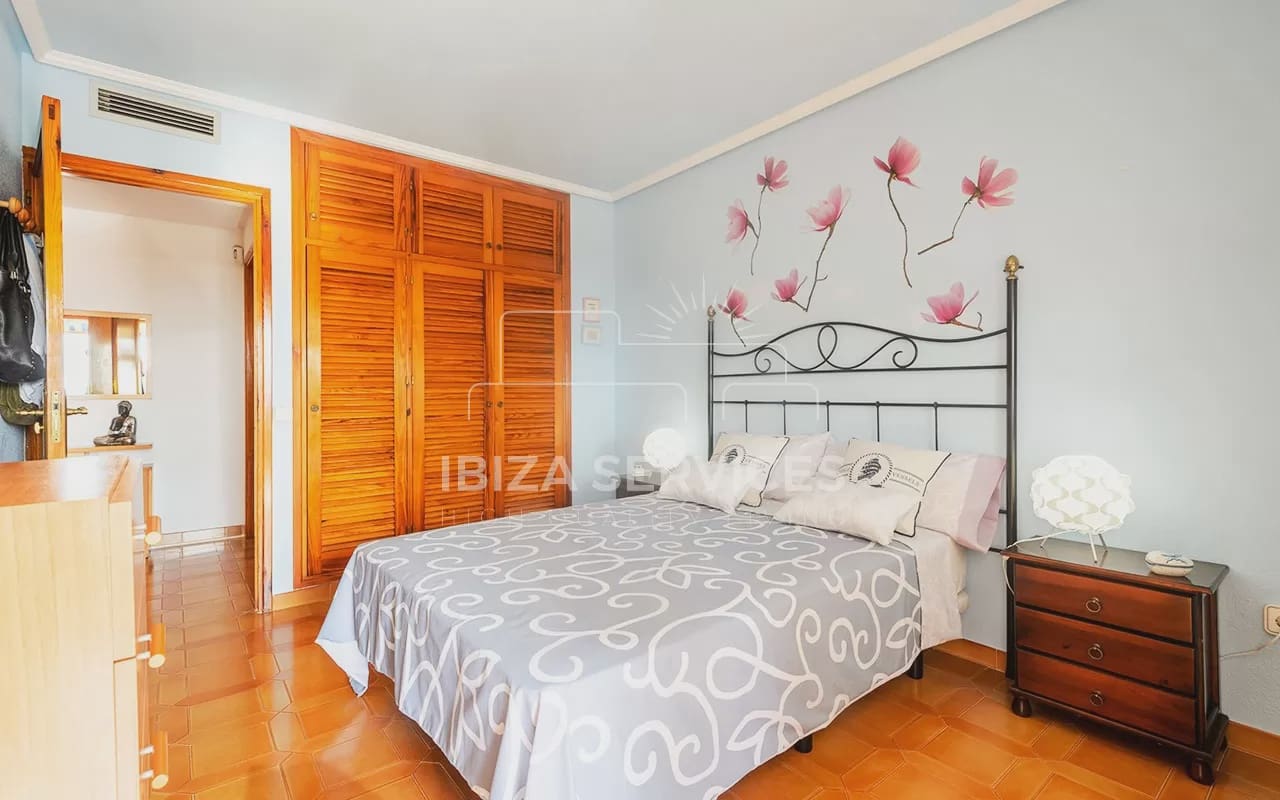 6 bedroom Villa for sale in Ibiza / Eivissa town with pool garage - € 2,690,000 (Ref: 8659711)