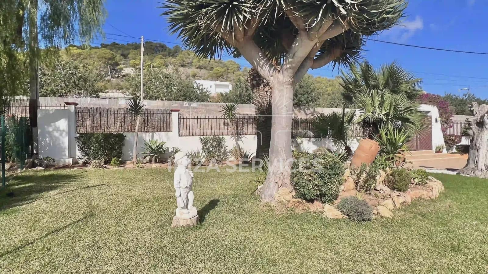 6 bedroom Villa for sale in Ibiza / Eivissa town with pool garage - € 2,690,000 (Ref: 8659711)