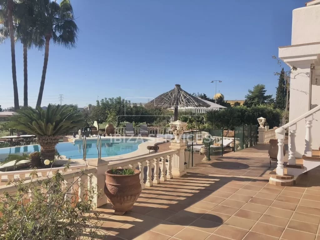 6 bedroom Villa for sale in Ibiza / Eivissa town with pool garage - € 2,690,000 (Ref: 8659711)