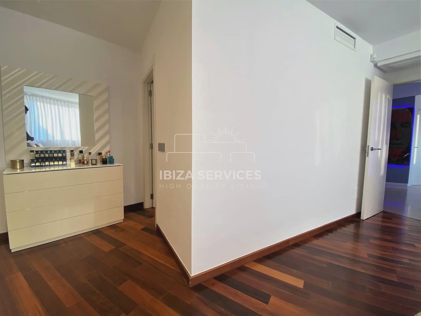 1 chambre Appartement à vendre à Sant Antoni de Portmany avec piscine garage - 850 000 € (Ref: 8659724)