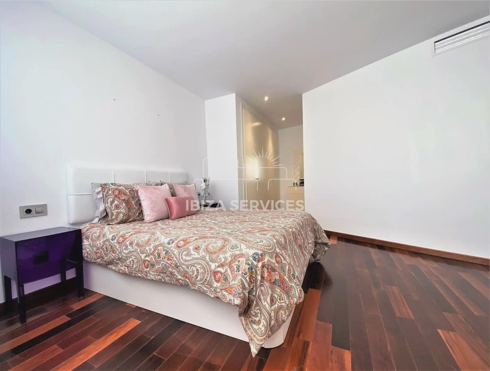 1 chambre Appartement à vendre à Sant Antoni de Portmany avec piscine garage - 850 000 € (Ref: 8659724)