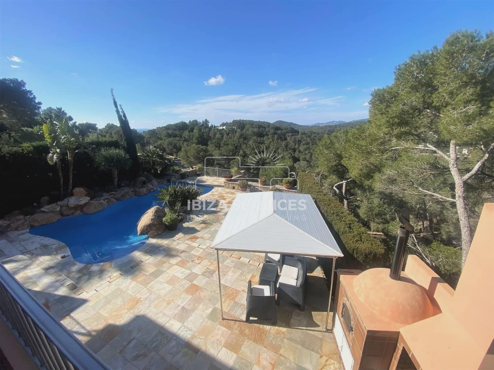 3 soveværelse Villa til salg i Roca Llisa med swimmingpool garage - € 2.595.000 (Ref: 8659727)