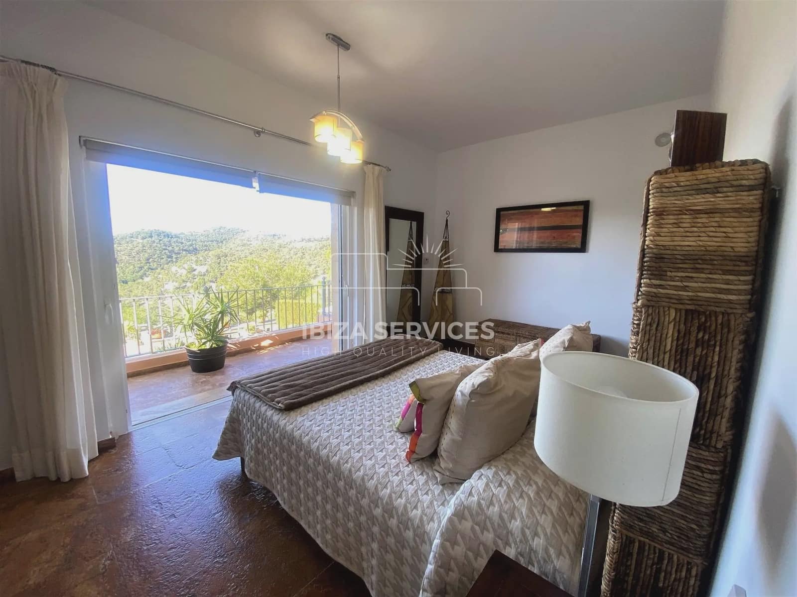 3 soveværelse Villa til salg i Roca Llisa med swimmingpool garage - € 2.595.000 (Ref: 8659727)