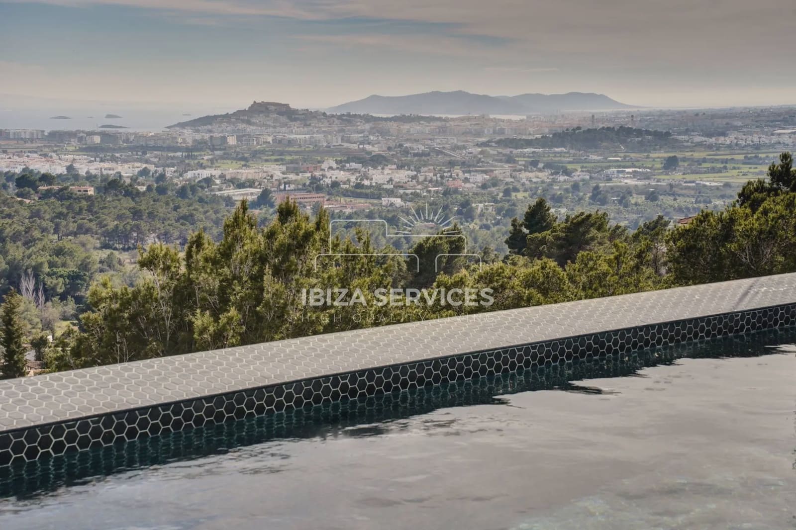 6 soveværelse Villa til salg i Can Furnet med swimmingpool garage - € 4.500.000 (Ref: 8659728)