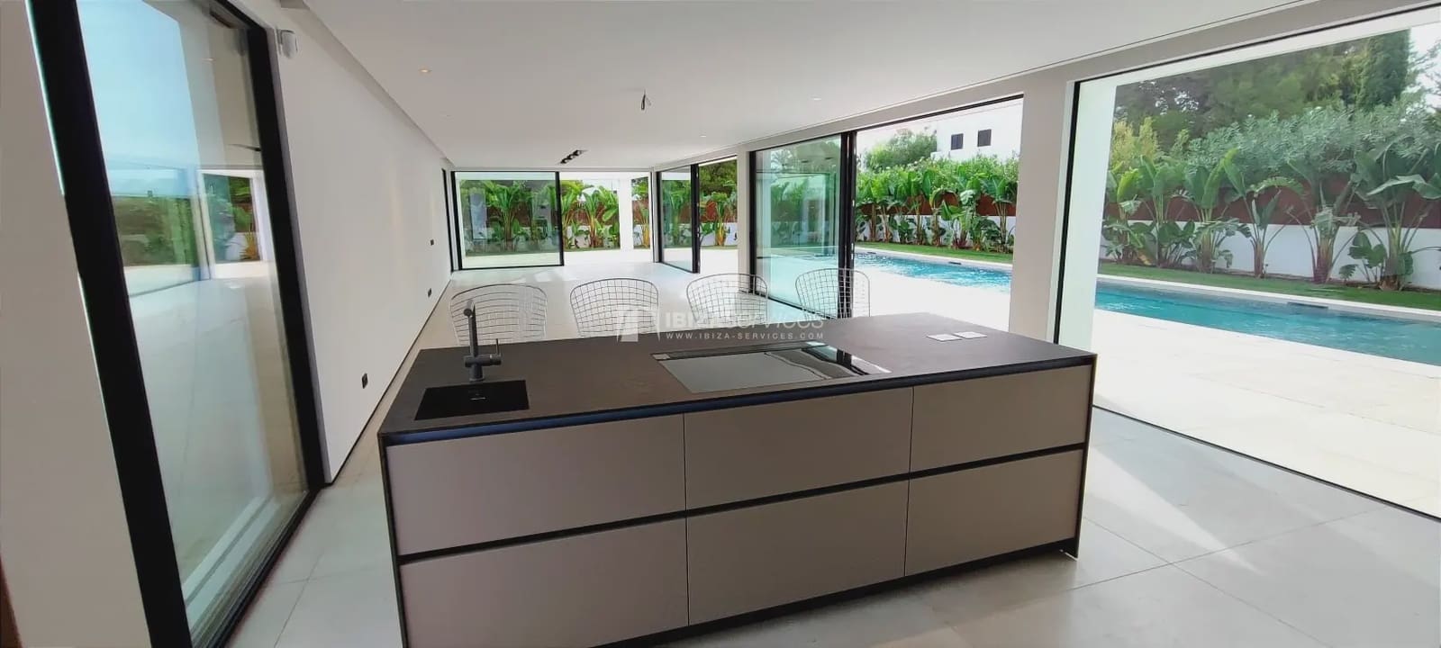 4 slaapkamer Villa te koop in Sant Agusti des Vedra met zwembad garage - € 3.550.000 (Ref: 8659731)