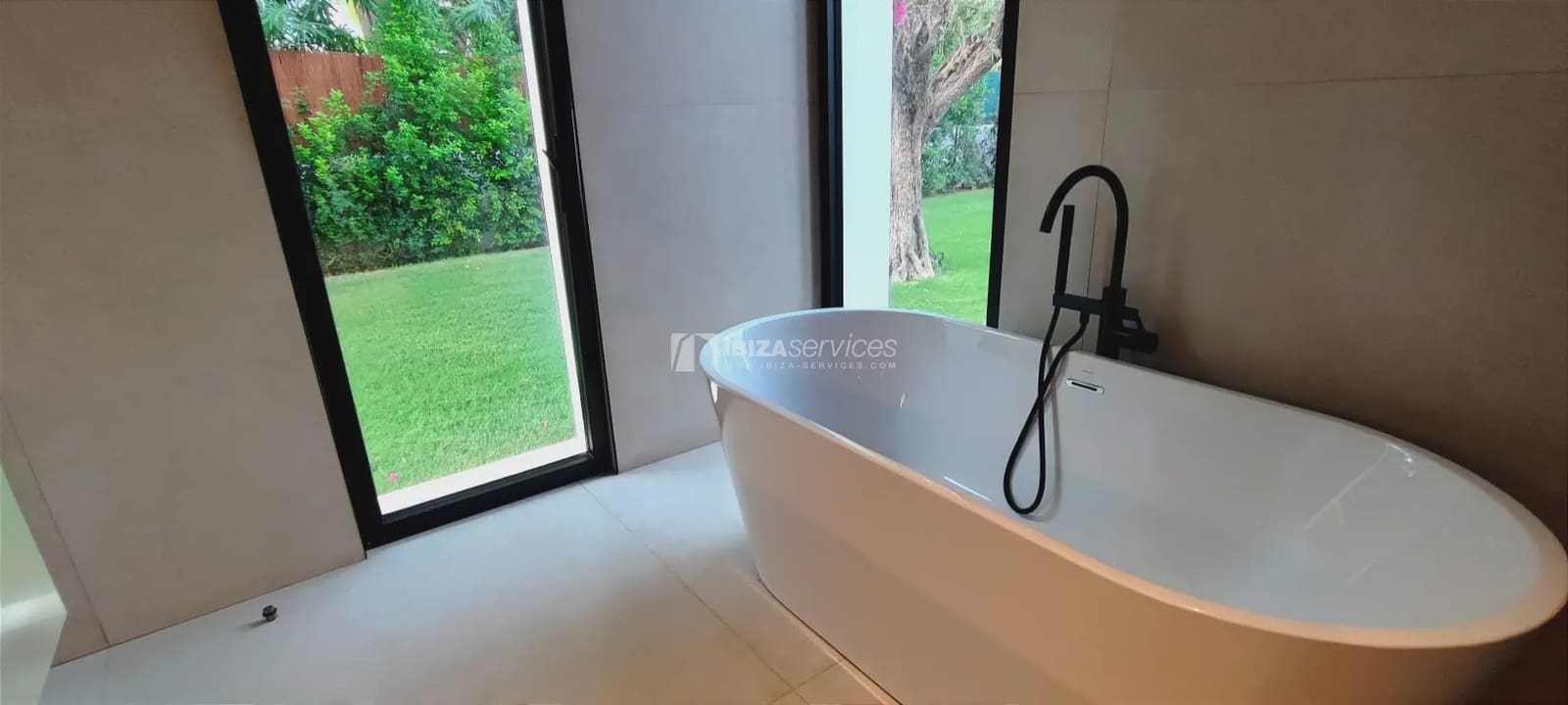 4 slaapkamer Villa te koop in Sant Agusti des Vedra met zwembad garage - € 3.550.000 (Ref: 8659731)