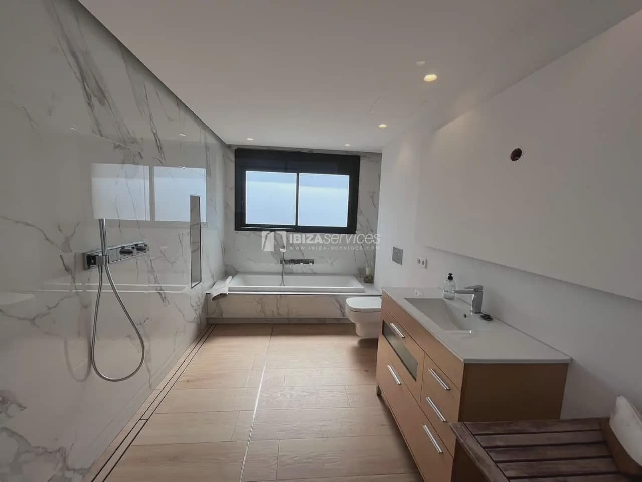 3 soveværelse Villa til salg i Nuestra Senora de Jesus med swimmingpool garage - € 1.695.000 (Ref: 8659735)