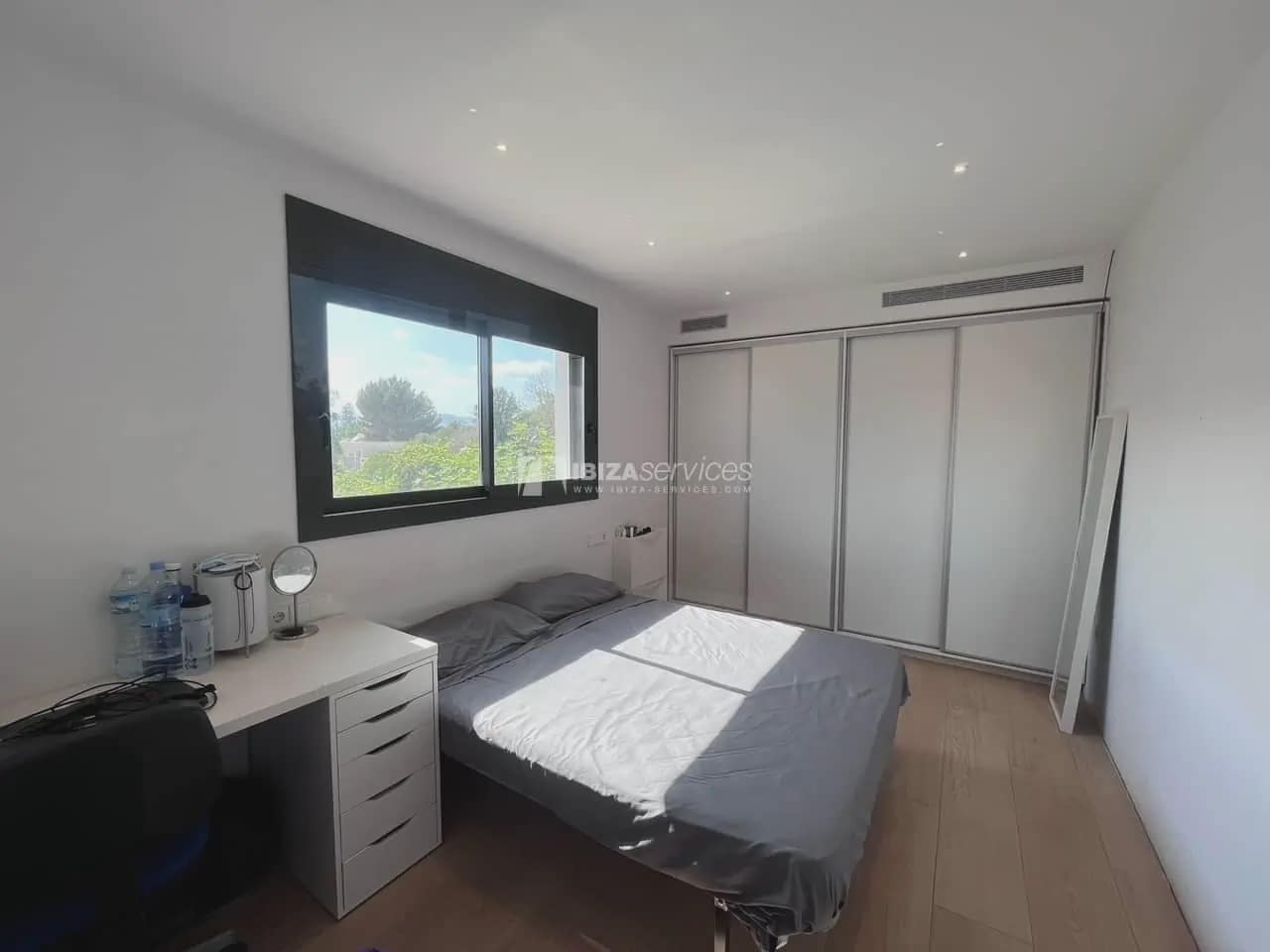 3 soveværelse Villa til salg i Nuestra Senora de Jesus med swimmingpool garage - € 1.695.000 (Ref: 8659735)