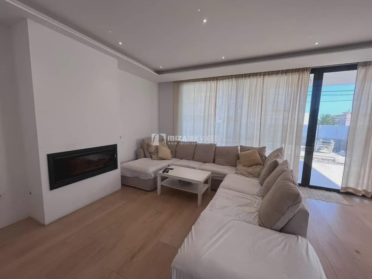 3 soveværelse Villa til salg i Nuestra Senora de Jesus med swimmingpool garage - € 1.695.000 (Ref: 8659735)