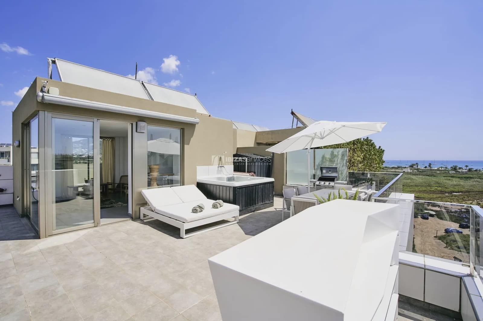 3 soverom Leilighet til leie i Ibiza by med svømmebasseng garasje - € 7 583 (Ref: 8659739)