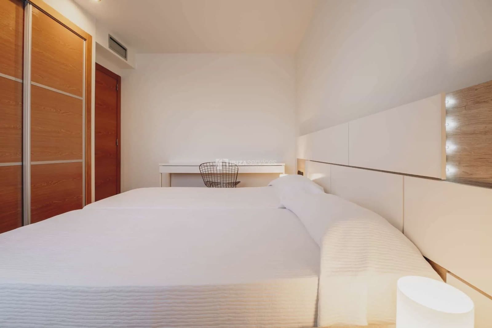 3 soverom Leilighet til leie i Ibiza by med svømmebasseng garasje - € 7 583 (Ref: 8659739)