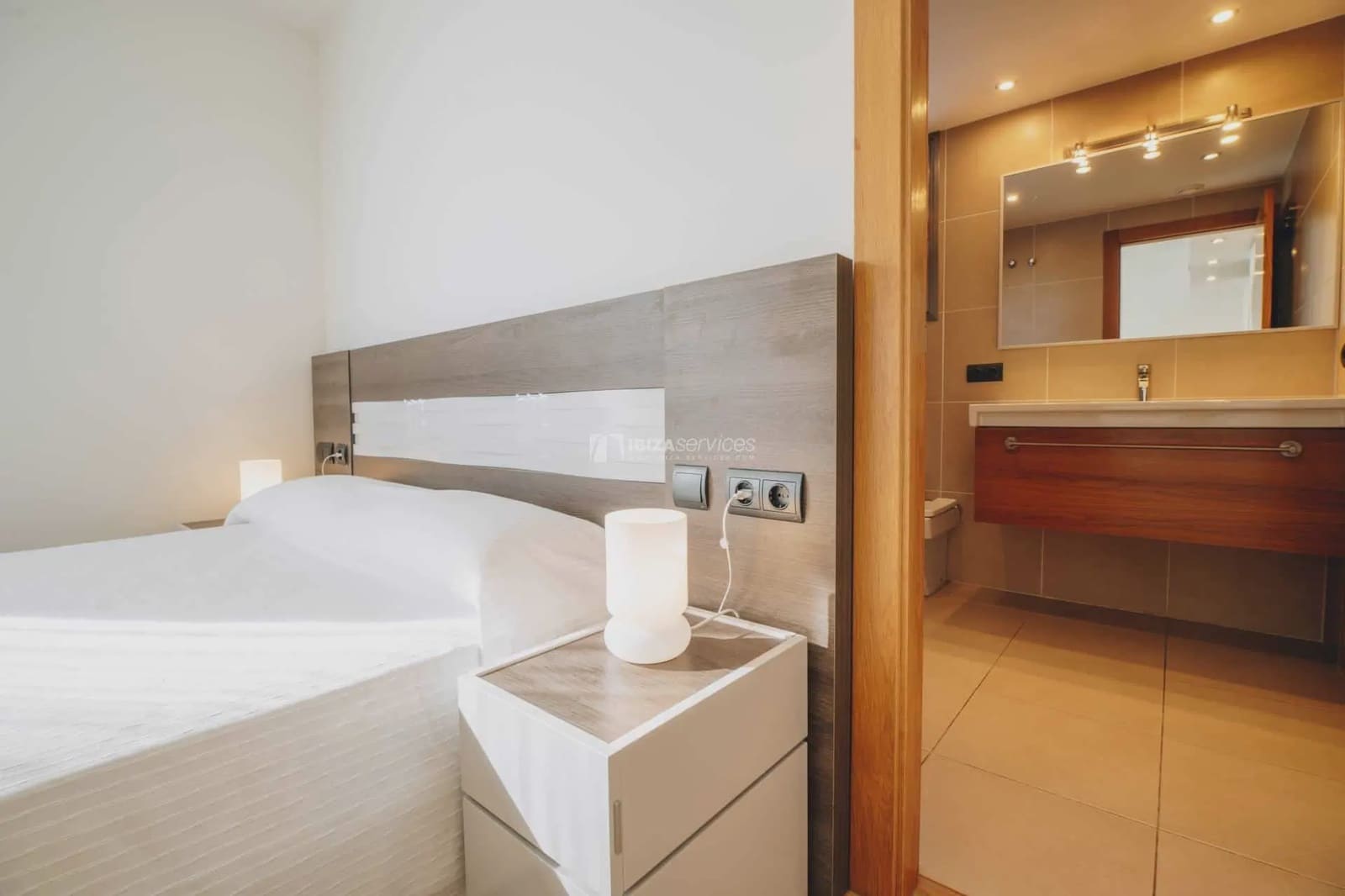 3 soverom Leilighet til leie i Ibiza by med svømmebasseng garasje - € 7 583 (Ref: 8659739)