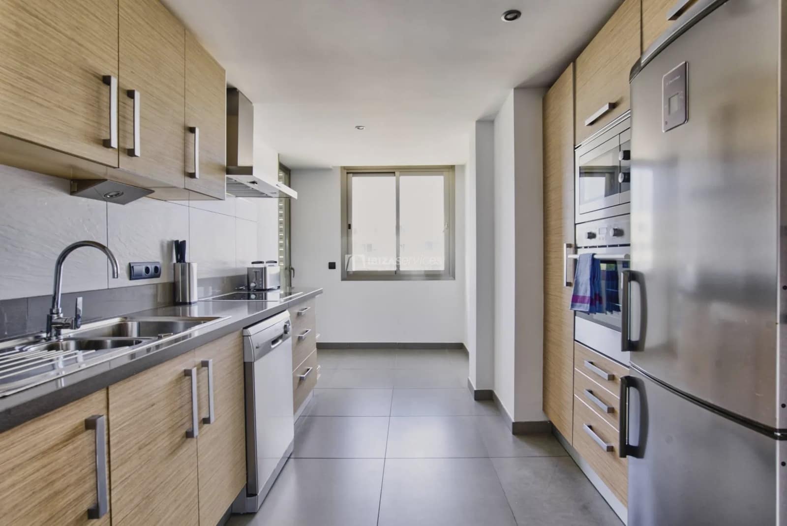 3 soverom Leilighet til leie i Ibiza by med svømmebasseng garasje - € 7 583 (Ref: 8659739)