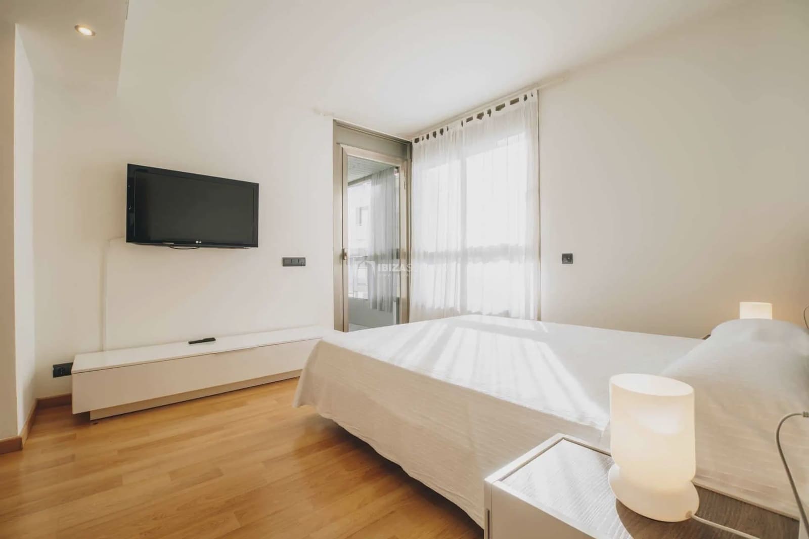 3 soverom Leilighet til leie i Ibiza by med svømmebasseng garasje - € 7 583 (Ref: 8659739)