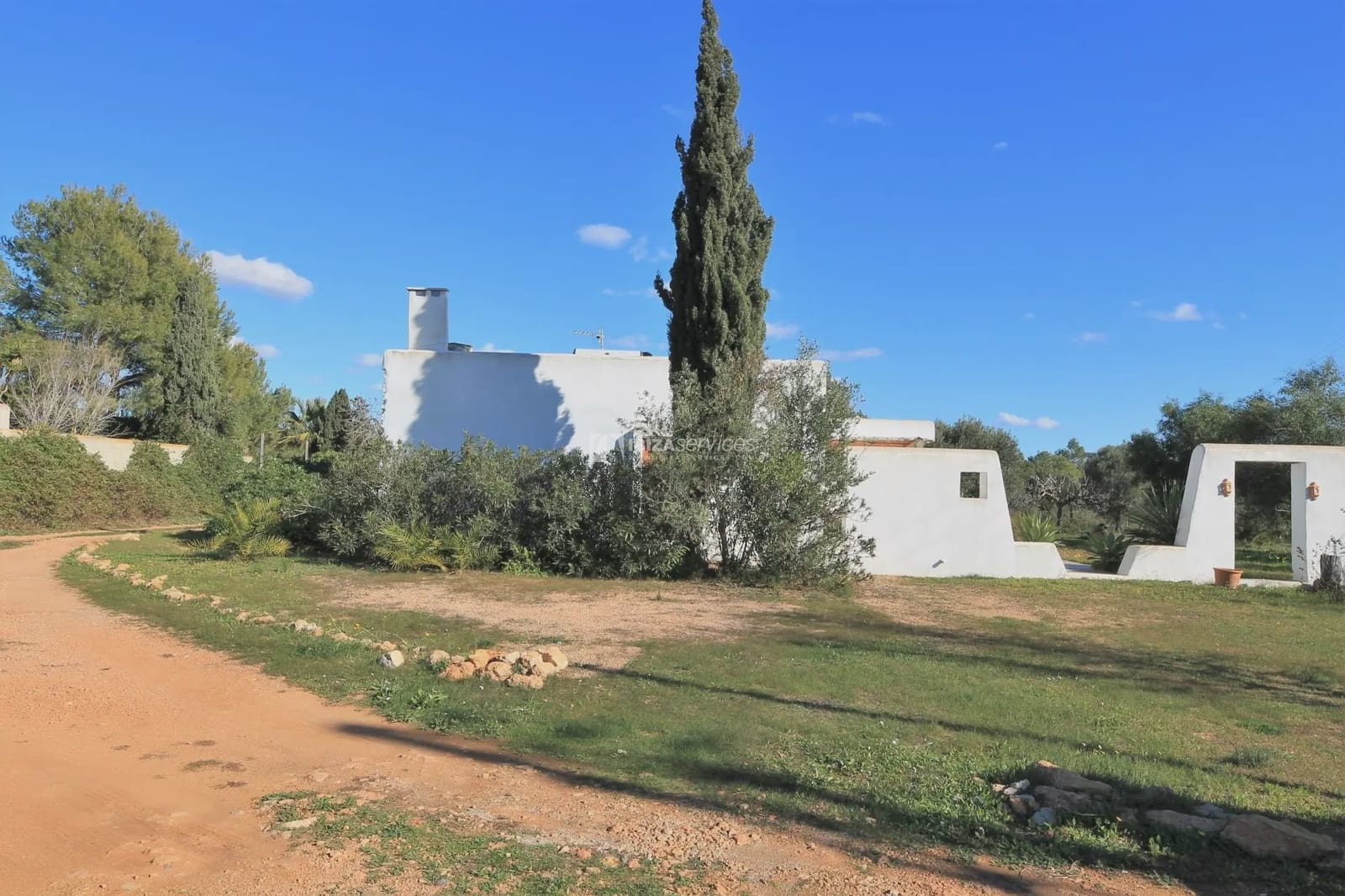 2 soverom Finca/Herregård til salgs i Sant Jordi de Ses Salines med svømmebasseng garasje - € 8 400 (Ref: 8659750)