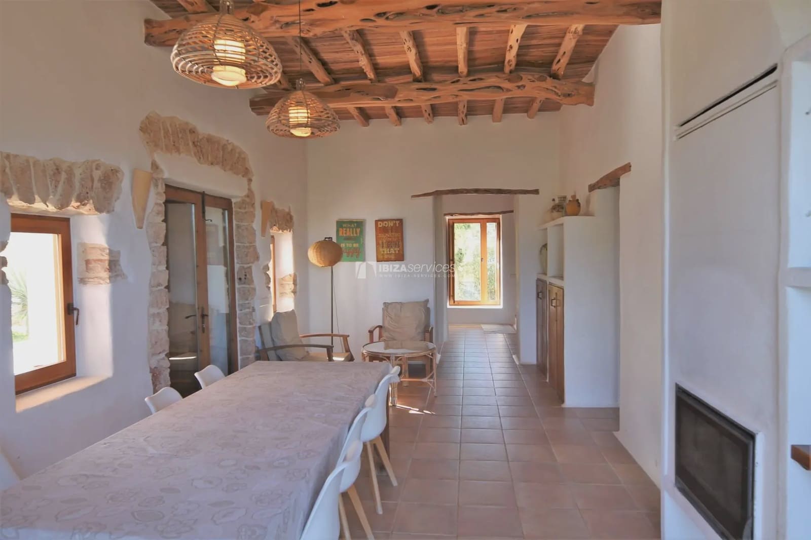 2 soverom Finca/Herregård til salgs i Sant Jordi de Ses Salines med svømmebasseng garasje - € 8 400 (Ref: 8659750)