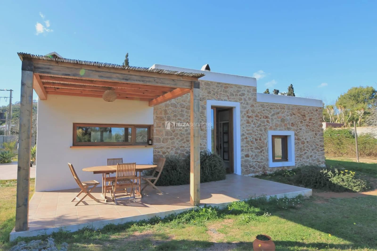 2 soverom Finca/Herregård til salgs i Sant Jordi de Ses Salines med svømmebasseng garasje - € 8 400 (Ref: 8659750)