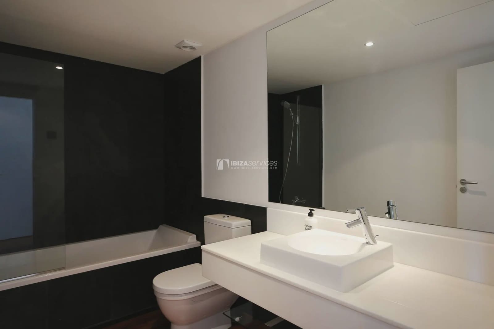 3 bedroom Apartment for sale in Ibiza / Eivissa town with pool garage - € 795,000 (Ref: 8659752)