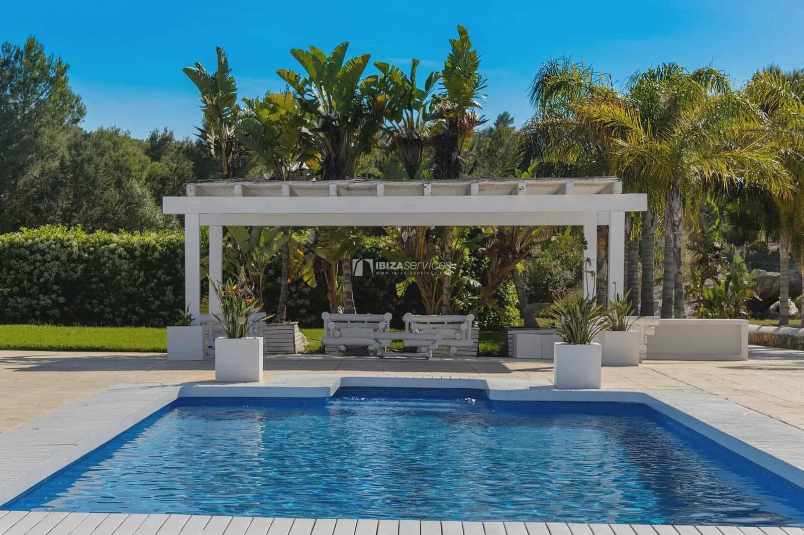 7 sypialnia Willa na kwatery wakacyjne w Santa Eulalia / Santa Eularia z basenem garażem - 6 006 € (Ref: 8659756)