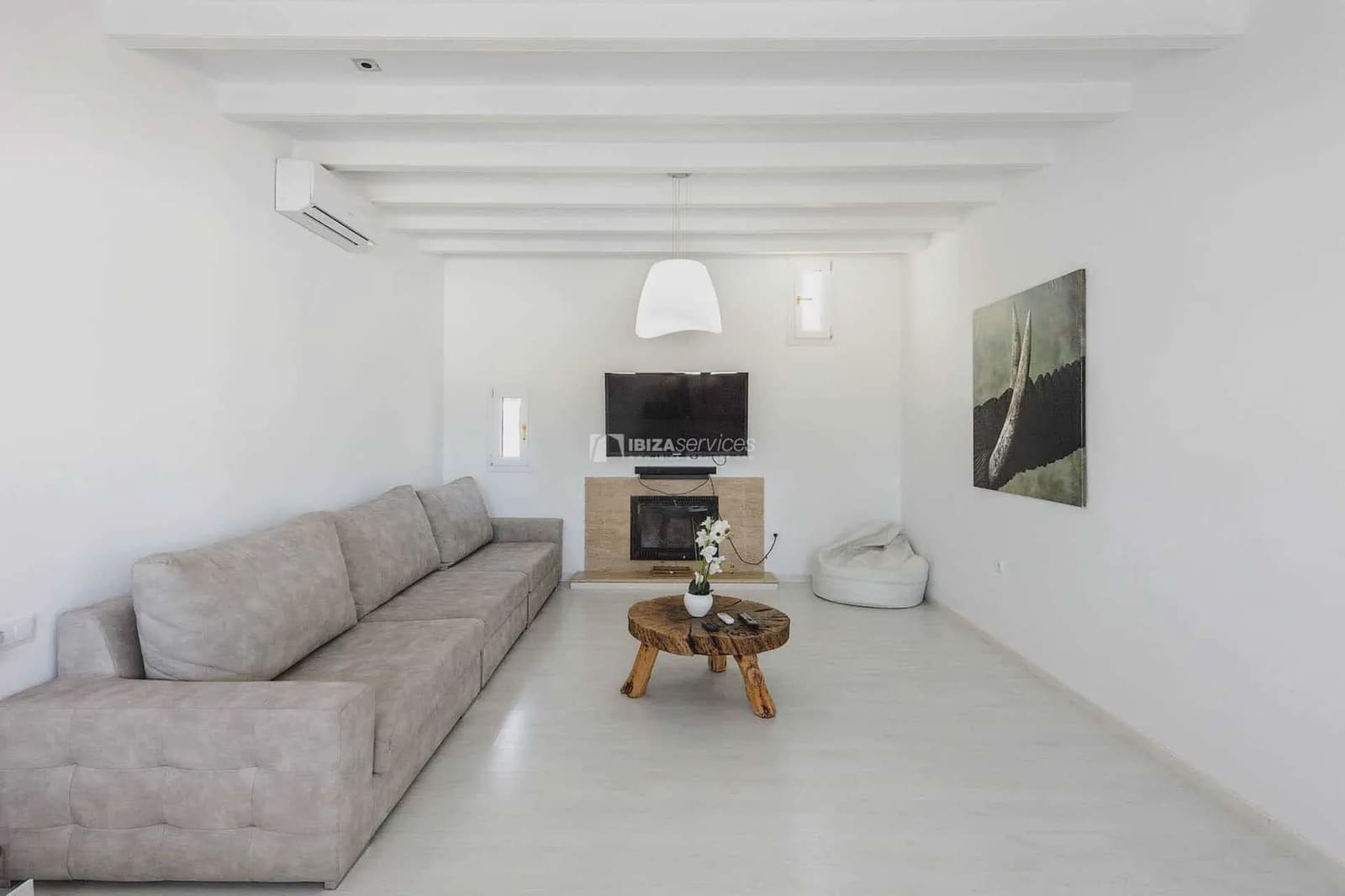 7 sypialnia Willa na kwatery wakacyjne w Santa Eulalia / Santa Eularia z basenem garażem - 6 006 € (Ref: 8659756)